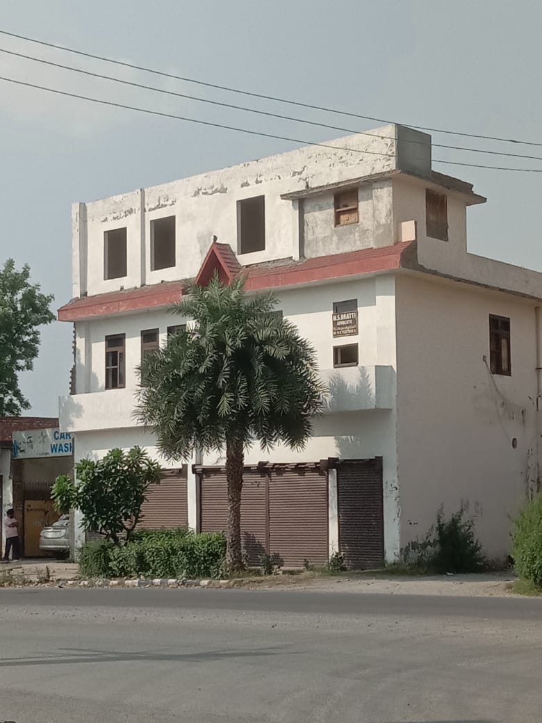 Commercial Showrooms is avalible for Sale at Amritsar